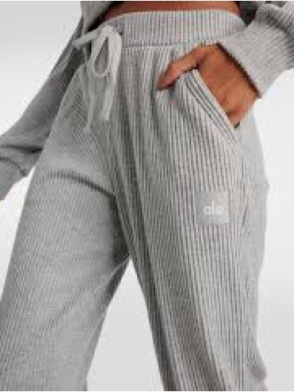 Alo Yoga Muse sweatpants in a ribbed knit material Sz XS